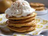 Pancakes fourrés à la pomme et crème chantilly au sirop d’érable