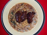 Magret de canard au miel et thé fraise des bois-rhubarbe et nouilles chinoises en bouillon