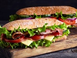 Sandwich Le Dagobert, empli de charcuteries et crudités belges
