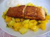 Pavé de saumon sur lit d'ananas et de mangue