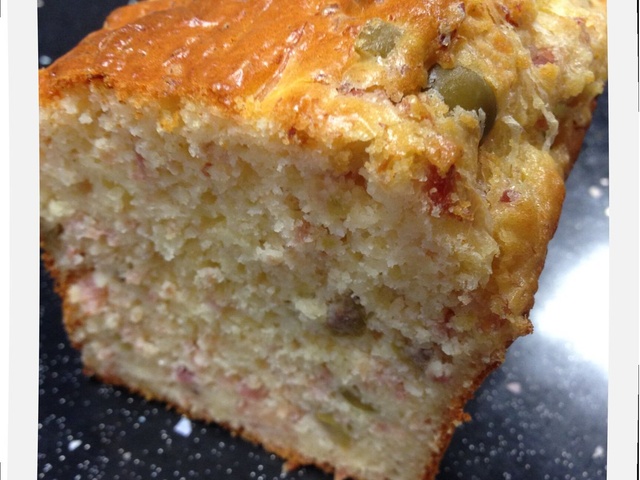 Recettes de Cake au jambon de Cahier de cuisine à 4 mains.