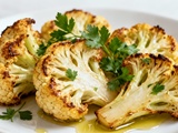 Chou-fleur rôti au four en tranches : recette facile et délicieuse