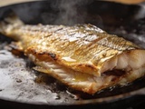 Comment cuire un filet de truite à la poêle : technique et accompagnements