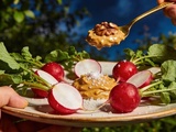 Radis du printemps en beurre noisette et fleur de sel : la mise en bouche de 5 minutes qui épate tous les invités