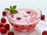 Soupe de champagne aux framboises : recette festive et conseils de préparation