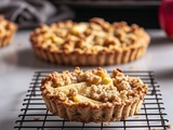 Tartelette pomme crumble : croustillante dehors, fondante dedans