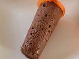 Bâtonnets de mousse au chocolat glacée