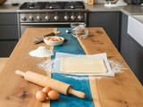 Table en résine époxy, la touche d’élégance dans votre atelier de pâtisserie