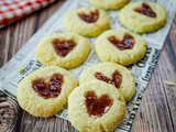 Biscuits cœur de fraise sans emporte pièce