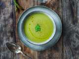 Soupe d’asperges vertes à la coriandre