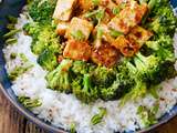 Tofu et brocolis sautés à la sauce asiatique