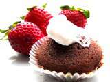 Minis Cupcakes chocolat, fraise et crème fraîche