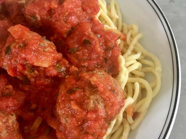 Spaghetti boulettes de boeuf et sauce à la tomate - Yumelise