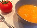 Soupe à la tomate et courgette et pâtes alphabet