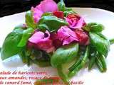 Salade de haricots verts, aux amandes, rosace de magret de canard fumé, crème et pesto au basilic