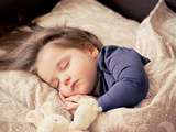 Conseils pour accompagner votre bébé dans une douce nuit de sommeil