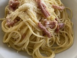 Pâtes, à la carbonara et aux courgettes