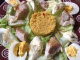 Salade estivale au poulet, mozzarella, oeufs et semoule aux épices