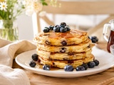 Pancakes aux myrtilles : la recette moelleuse pour un brunch d’été