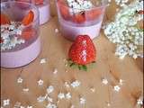 Mousse à la fraise et aux fleurs de sureau