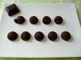 Boules allégées au chocolat noir, au praliné et aux éclats de noisette à seulement 40 calories et riches en fibres
