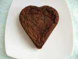 Coeur fondant végan cacao caroube aux pépites protéinées de soja (diététique, sans gluten, sans sucre ni oeuf ni beurre ni lait)