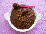 Porridge cru hyperprotéiné chocolat et chanvre aux graines de chia et de lin (diététique, sans beurre ni oeuf, riche en fibres)