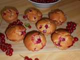 Muffins à la groseille, amande et fleur d'oranger