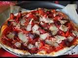 Pizza aux tomates et poivrons confits et chorizo