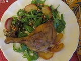 Cuisses de canard confites et salade tiède aux pommes