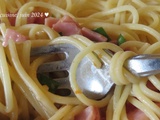 Spaghetti au jambon, sauce crémeuse aux tomates confites