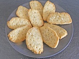 Biscuits apéritifs origan-parmesan et leur dip moutardé à la ciboulette -  Les recettes de Juliette