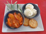 Glace à l’huile d’olive et sa compotée de fruits d’été