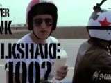 Il boit un milk-shake sur une moto lancée à 160 km/h