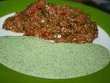 Curry lentilles et son riz basmati servi avec une sauce verte