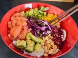 Poké bowl au saumon