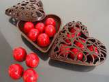 Chocolats fins : cerises à l'eau de vie et ganache au kirsh