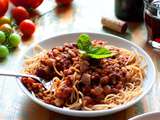 Spaghetti copieux avec des lentilles et une sauce Marinara