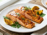 Saumon au four miel-moutarde : la recette savoureuse qui conquiert tous les gourmands
