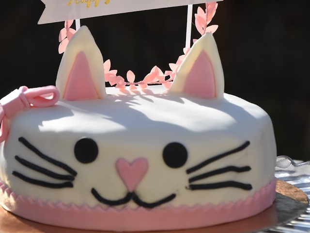 Pinata cake version Minnie Mouse : découvrez les recettes de Cuisine  Actuelle