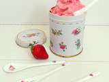 Glace au yaourt et à la fraise (Yoghurt ice cream with strawberries)