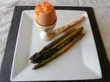 Oeufs coque, saumon fumé, asperges vertes (Shell eggs, smoked salmon, asparagus)