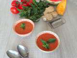 Soupe froide de tomates, melon et pastèque à la menthe façon gaspacho (Cold tomato soup, melon and watermelon with mint)