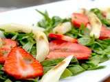 Salade d'asperges, fraises et épinards