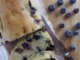 Blueberry and maple semolina cake // Cake à la semoule aux bleuets et sirop d’érable