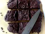 Date fudgy brownies (Refined sugar free) // Brownies fondants aux dattes (sans sucre raffiné)