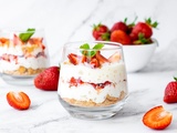 Ce tiramisu aux fraises sans mascarpone fait un véritable carton (healthy, léger et ultra gourmand)
