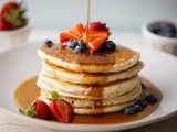 Ces pancakes sans gluten et vegans sont bluffants : moelleux, gourmands et prêts en 30 minutes