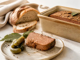 Pâté de foie maison : grosse grille, gras juste et 12 heures de repos