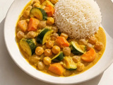 Végétarienne simple en 25 minutes : le curry de pois chiches complet